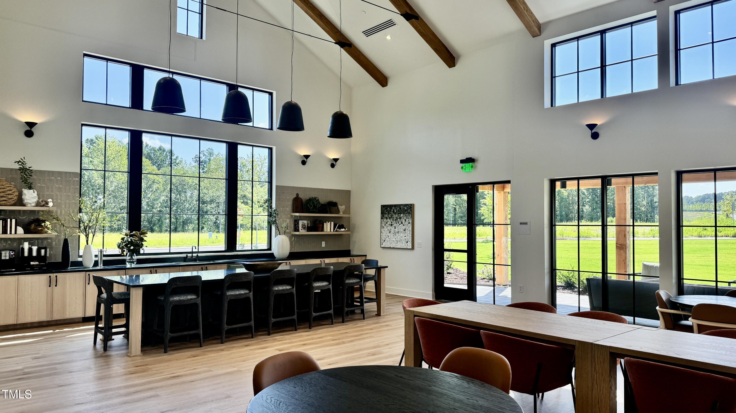 2421 Abbeyhill Drive # 09