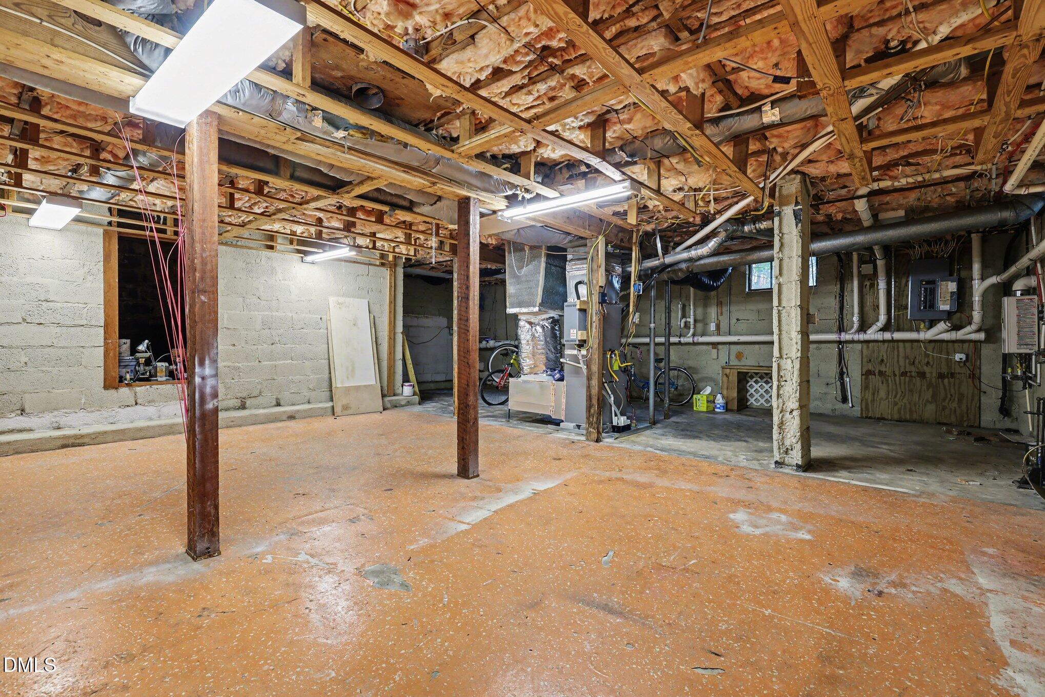 2700 Wayland Drive
