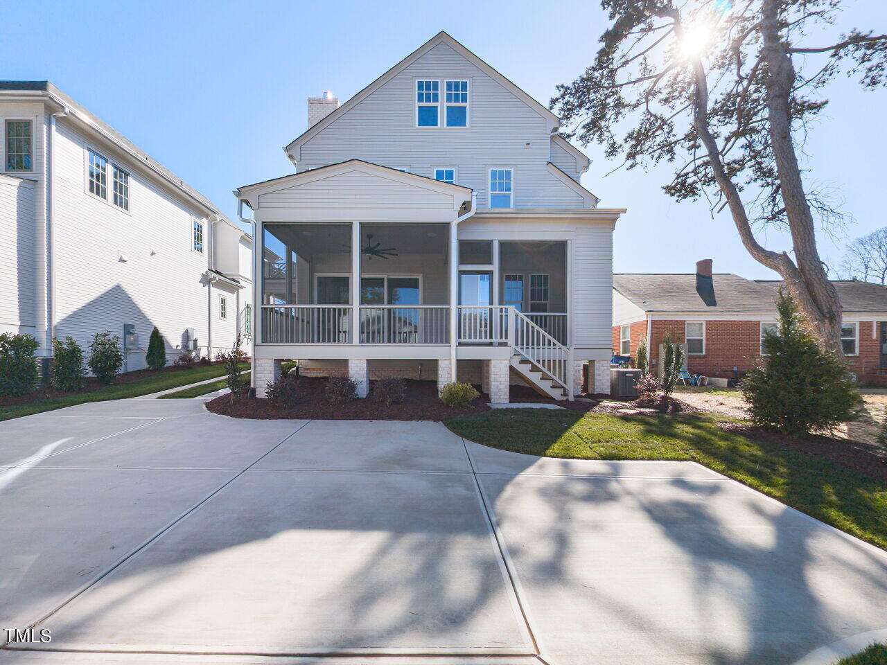 2304 Lyon Street
