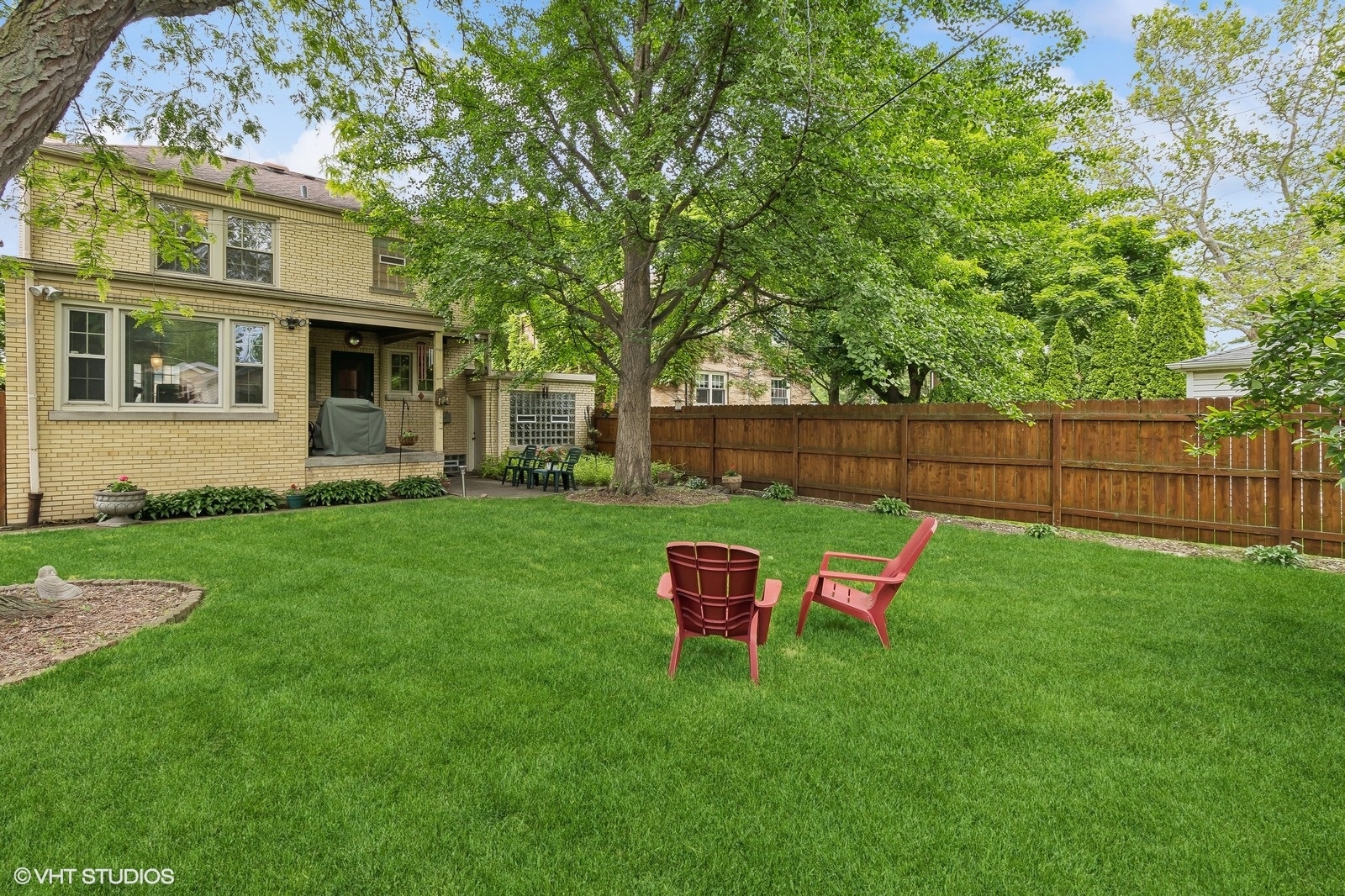 6153 N Leader Avenue