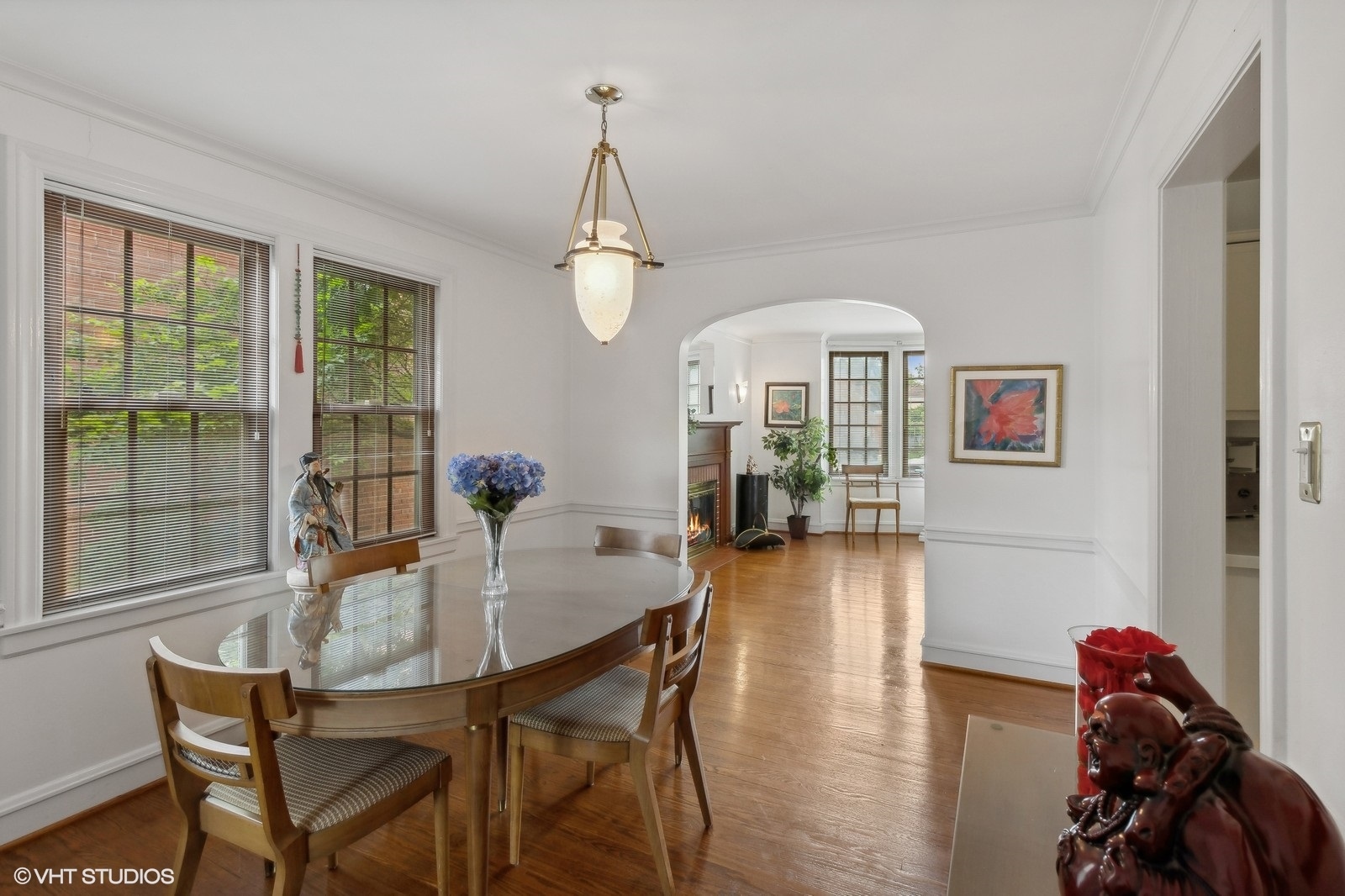 6153 N Leader Avenue