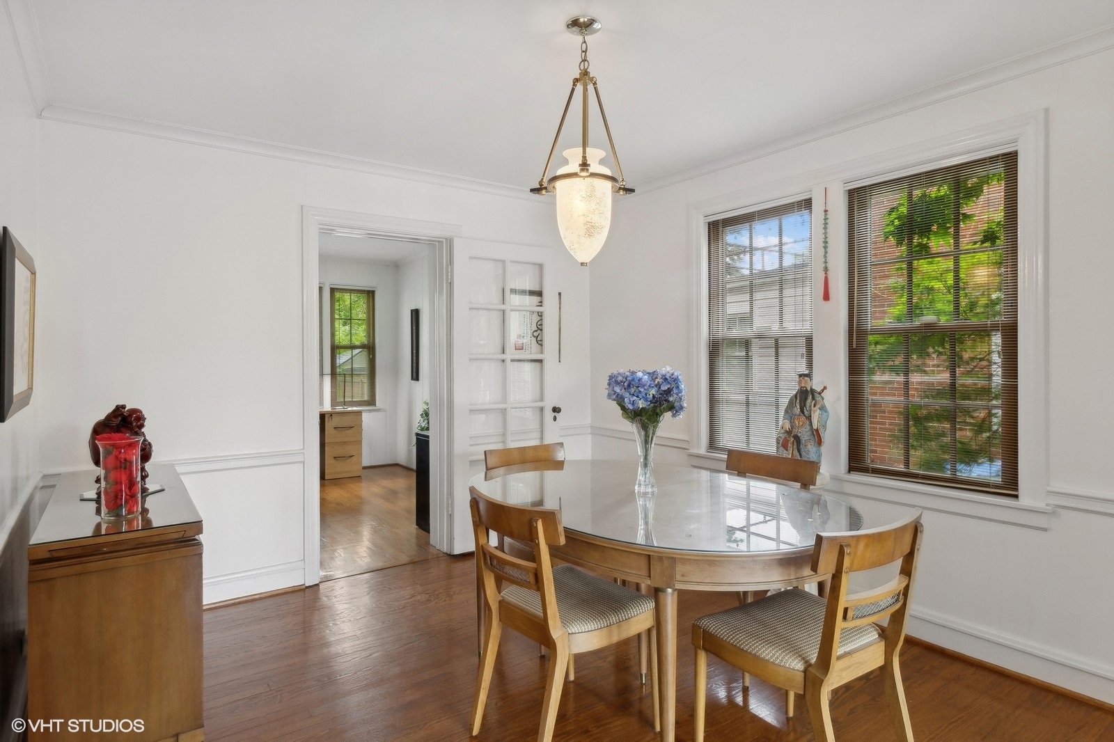 6153 N Leader Avenue