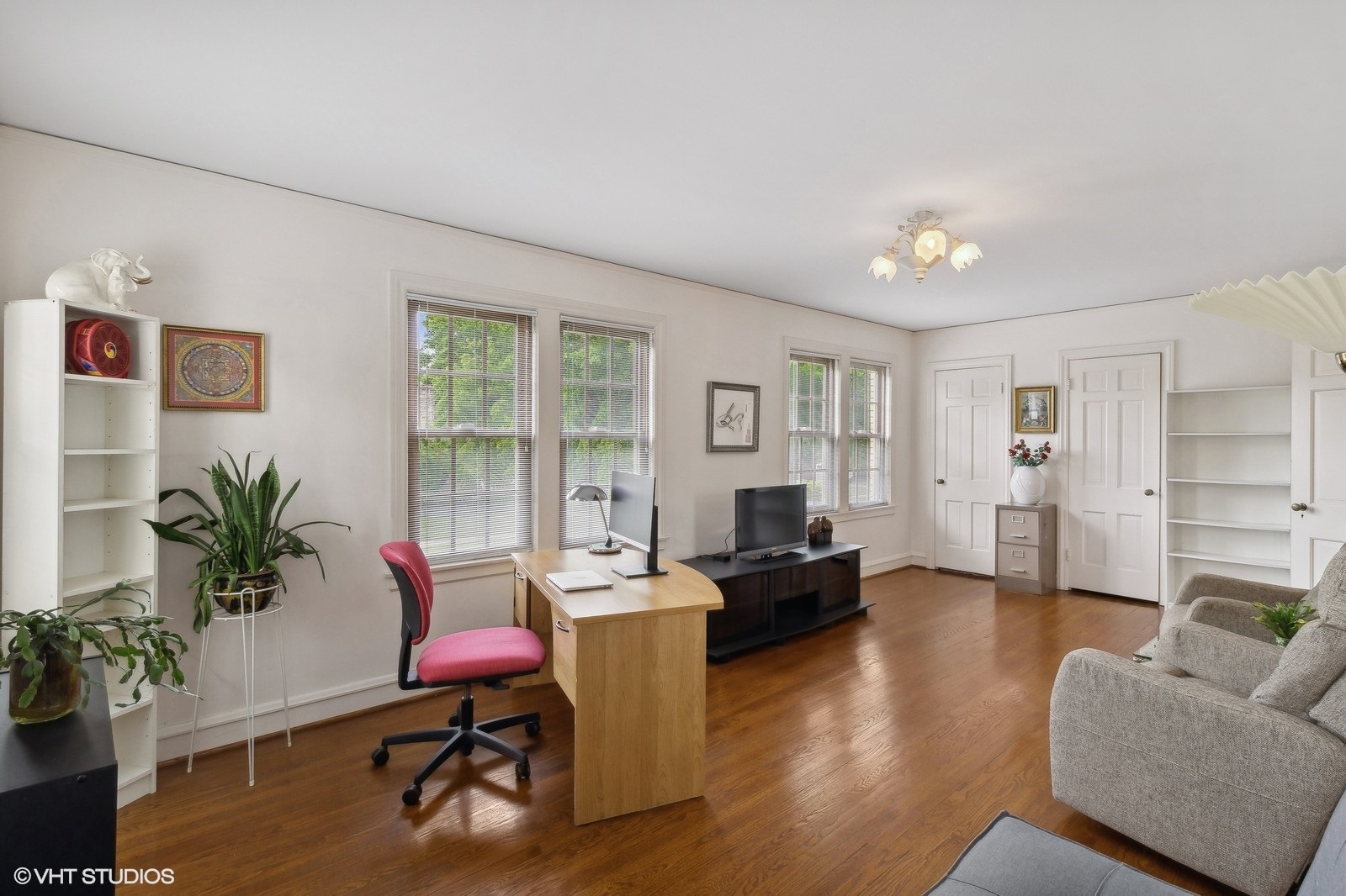 6153 N Leader Avenue