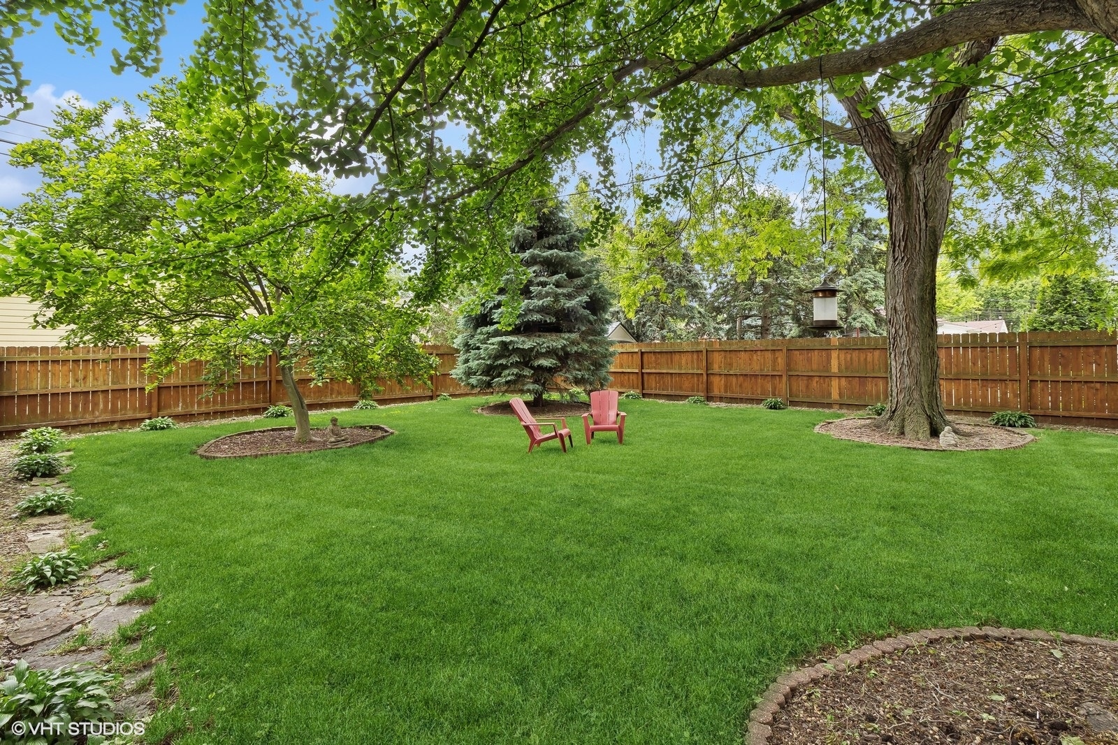 6153 N Leader Avenue