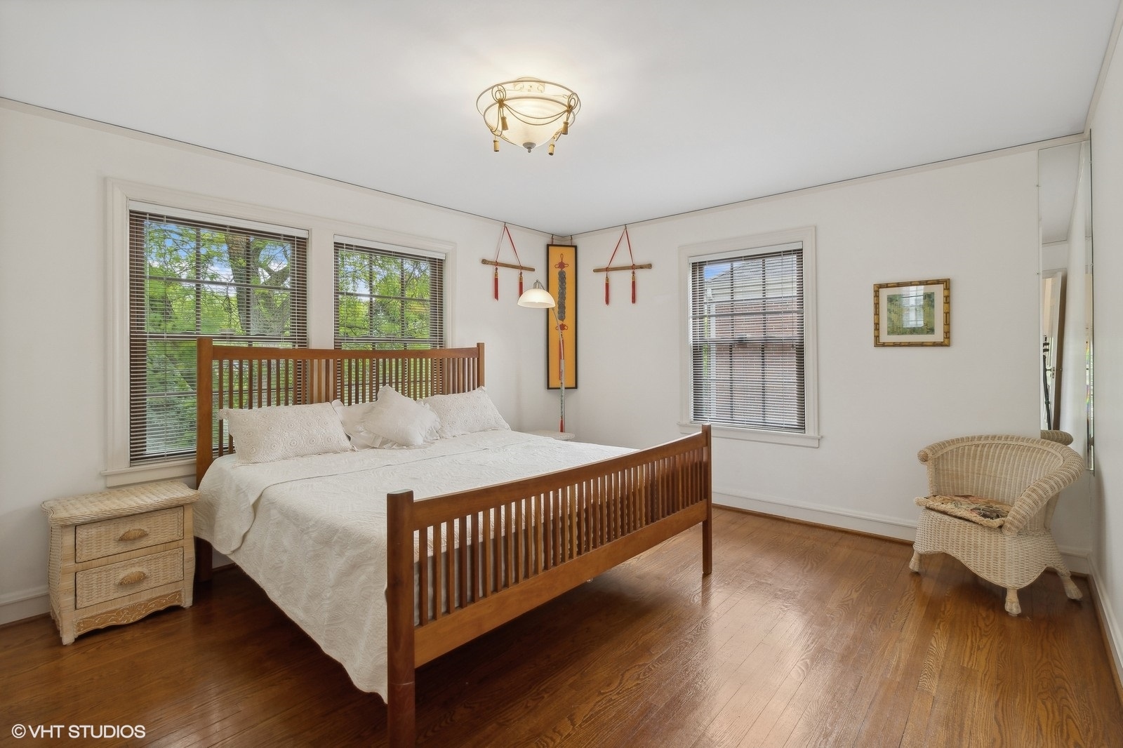 6153 N Leader Avenue