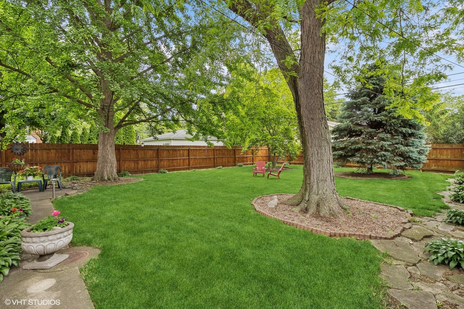 6153 N Leader Avenue