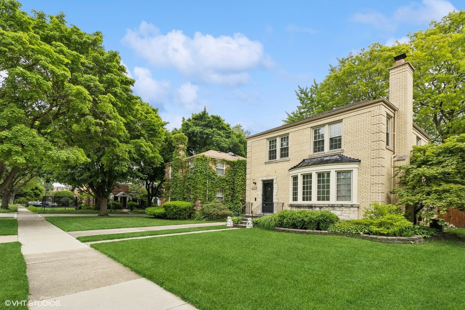 6153 N Leader Avenue