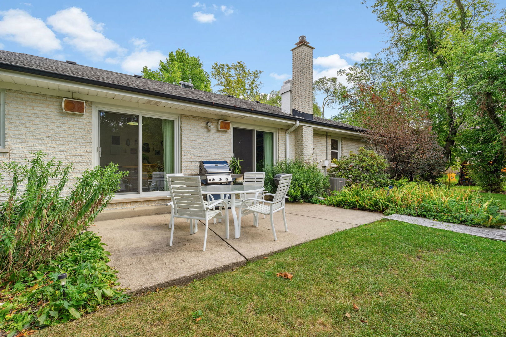 3245 Lakeside Avenue