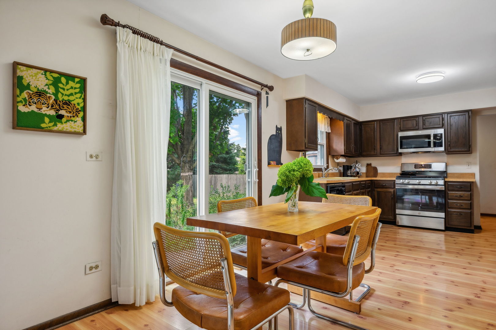 3245 Lakeside Avenue