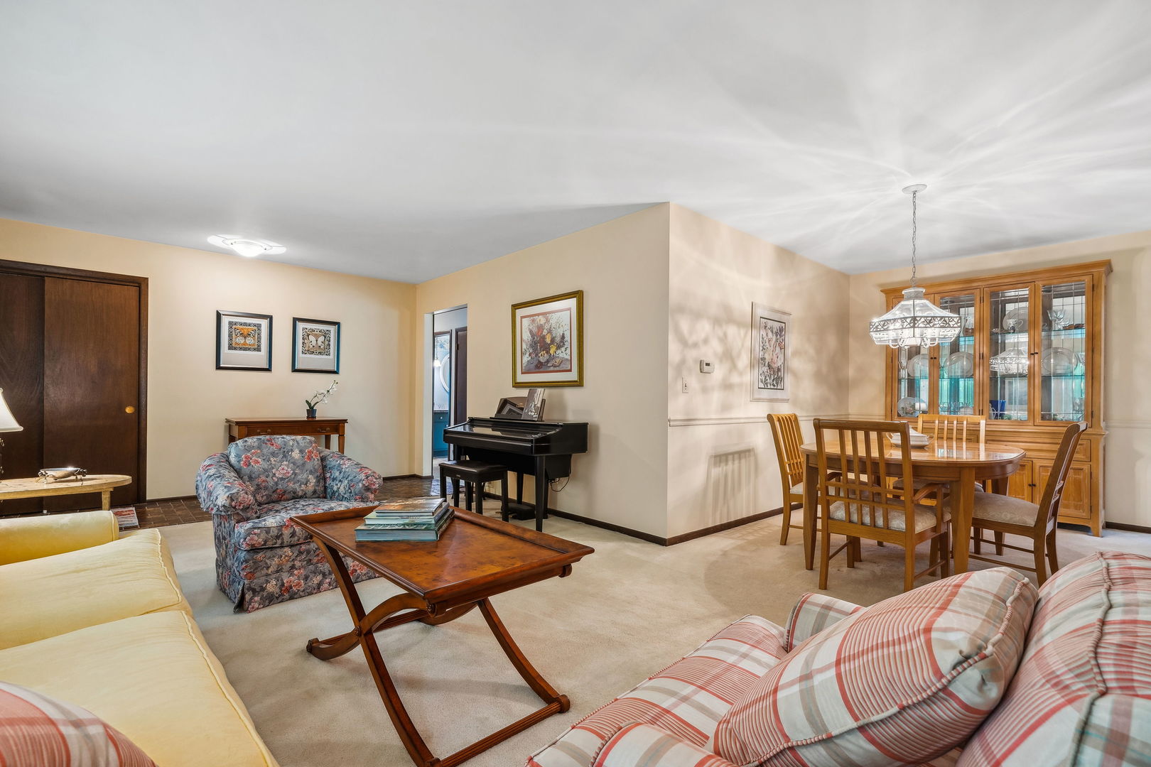 3245 Lakeside Avenue