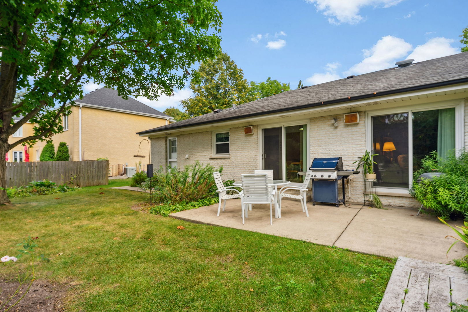 3245 Lakeside Avenue