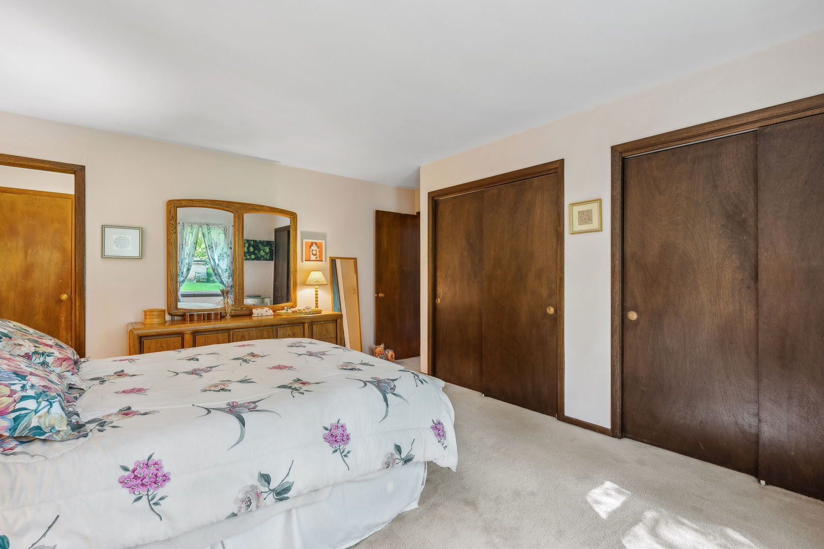 3245 Lakeside Avenue