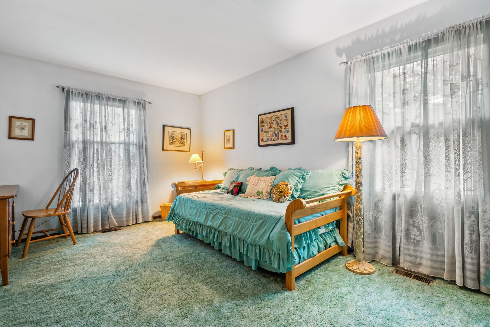 3245 Lakeside Avenue