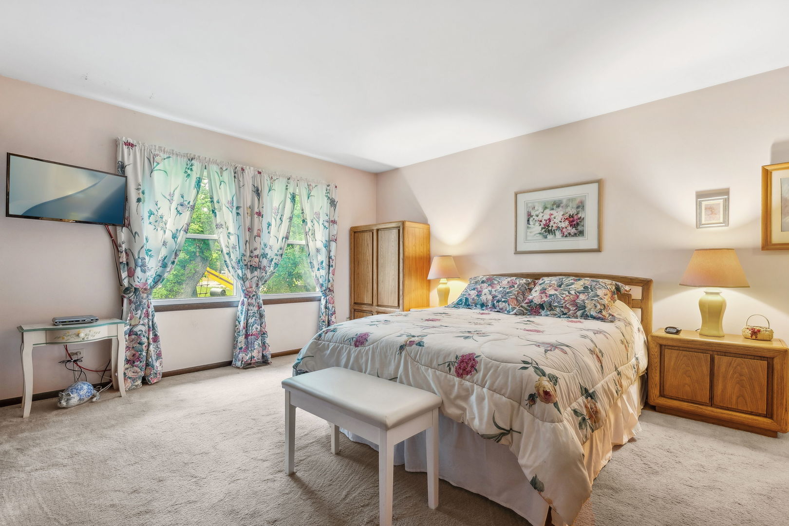 3245 Lakeside Avenue