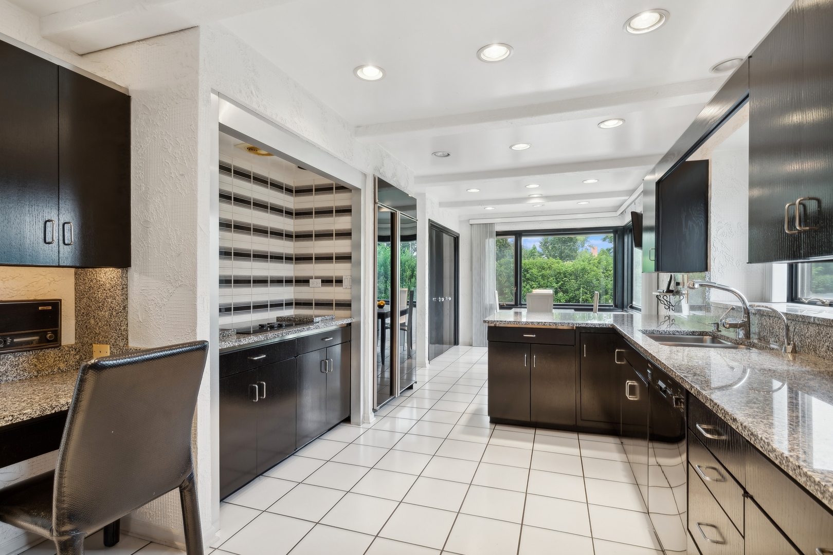 3652 Palm Canyon Drive