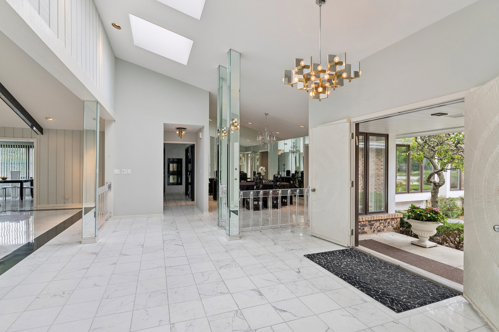 3652 Palm Canyon Drive