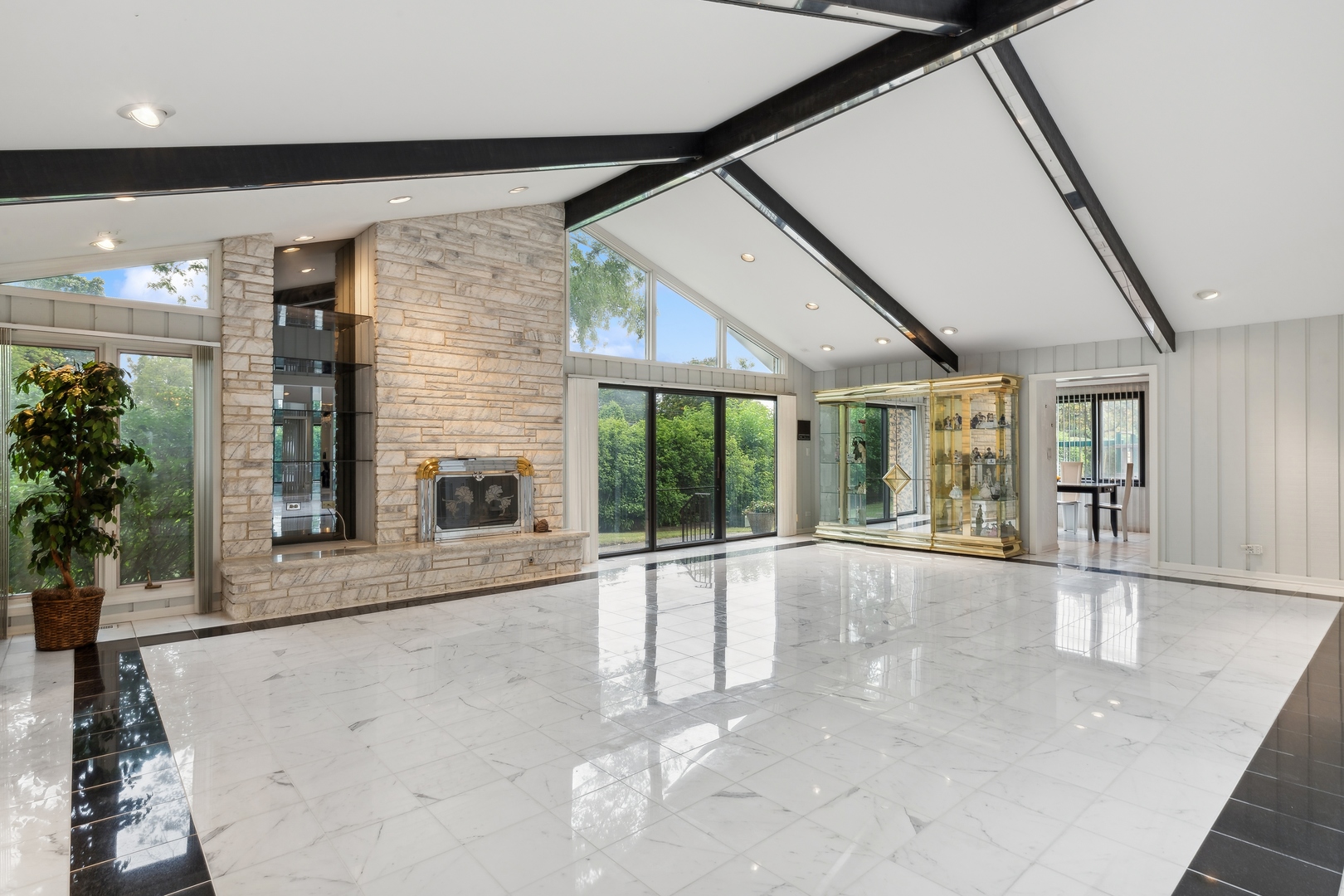 3652 Palm Canyon Drive