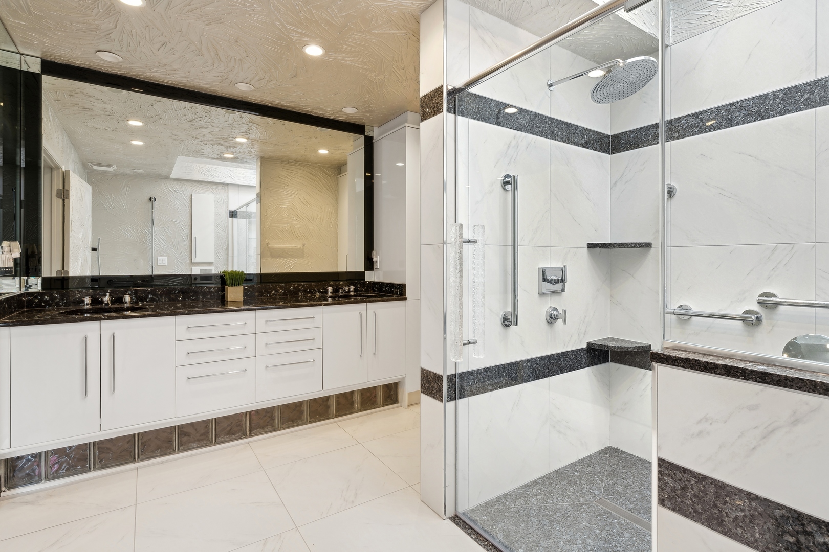 3652 Palm Canyon Drive