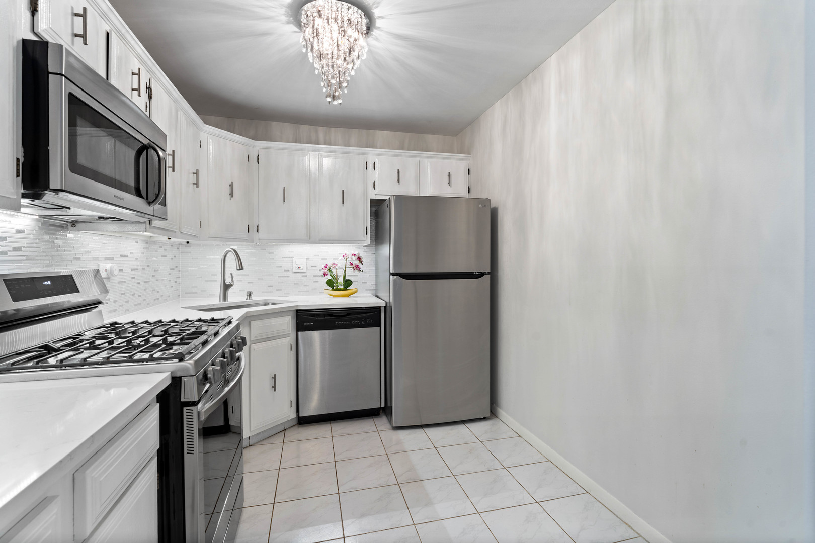 2005 Valencia Drive Unit: 200D