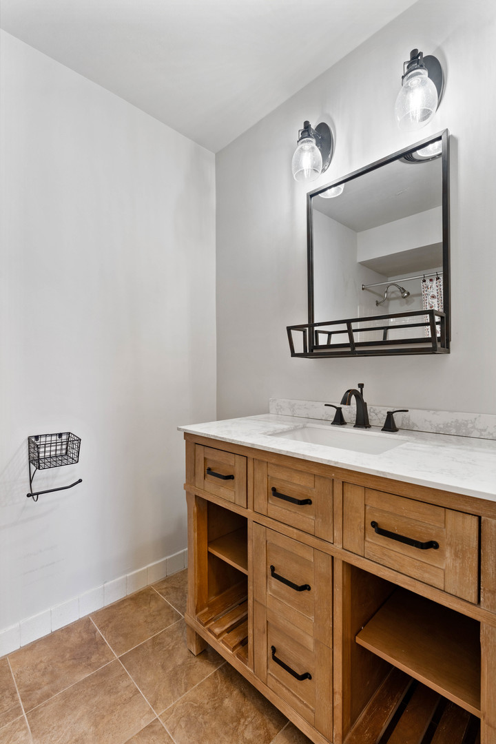 2005 Valencia Drive Unit: 200D