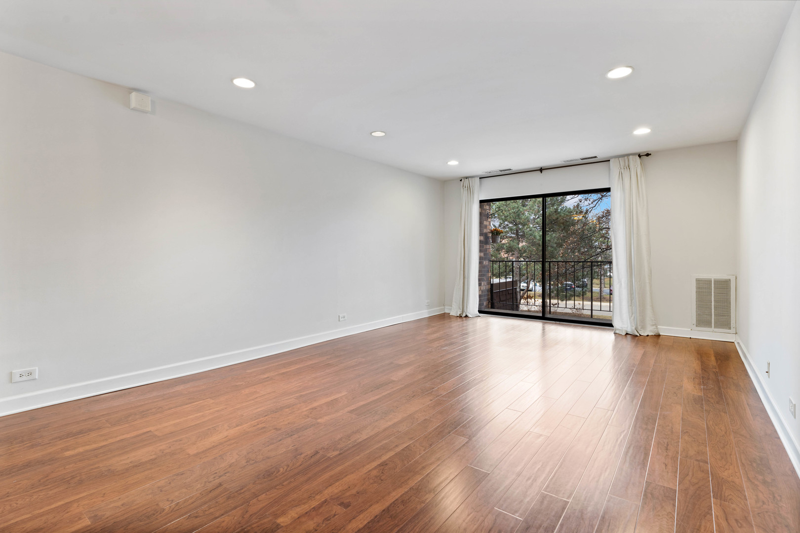 2005 Valencia Drive Unit: 200D