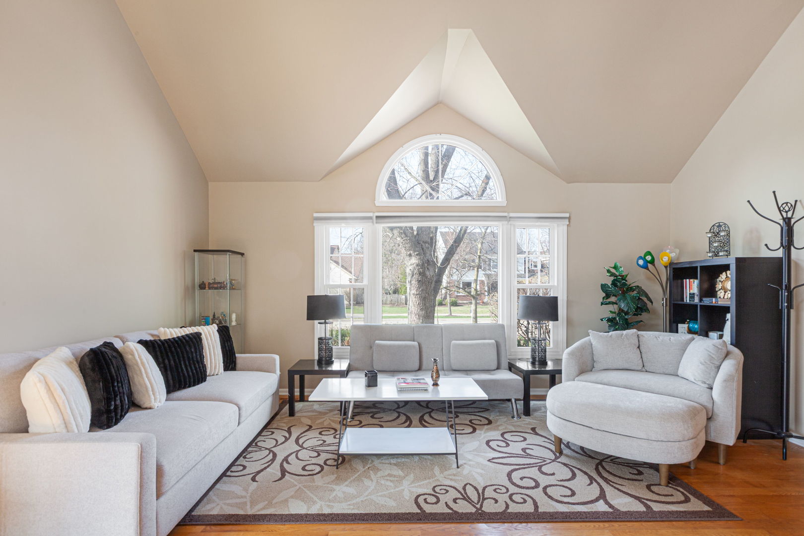 2212 Magnolia Court W