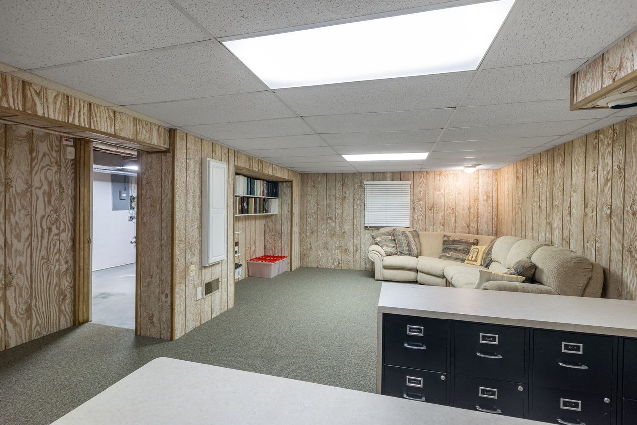 2621 Landwehr Road