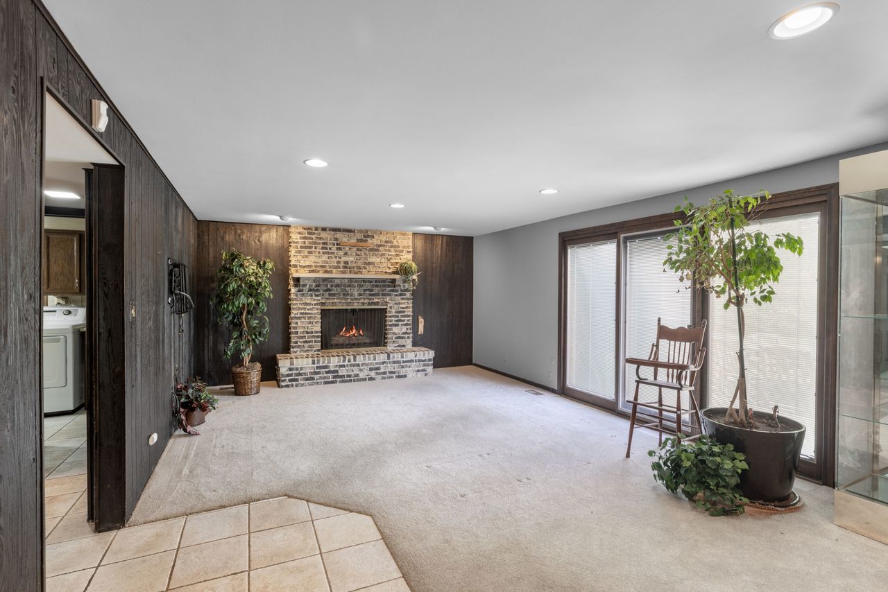 2621 Landwehr Road