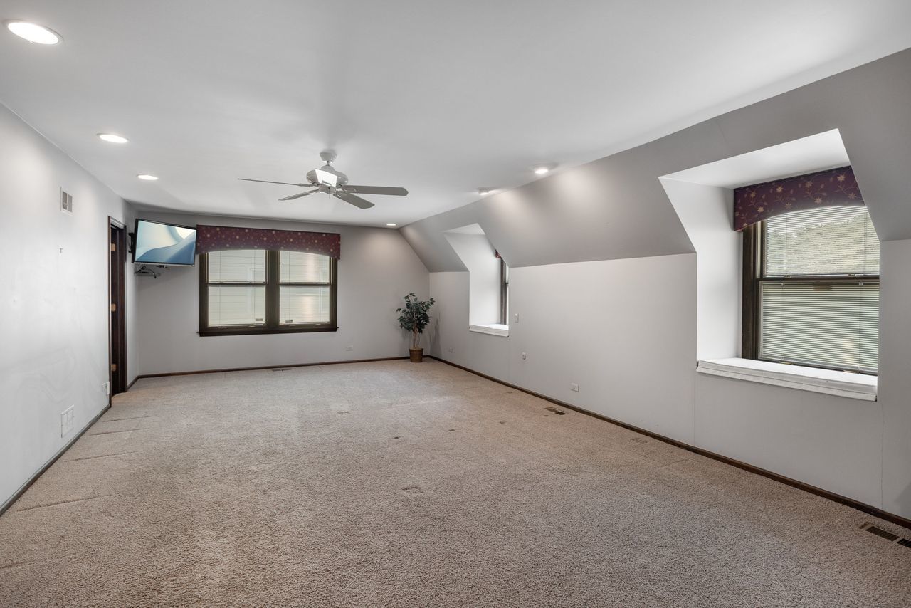 2621 Landwehr Road