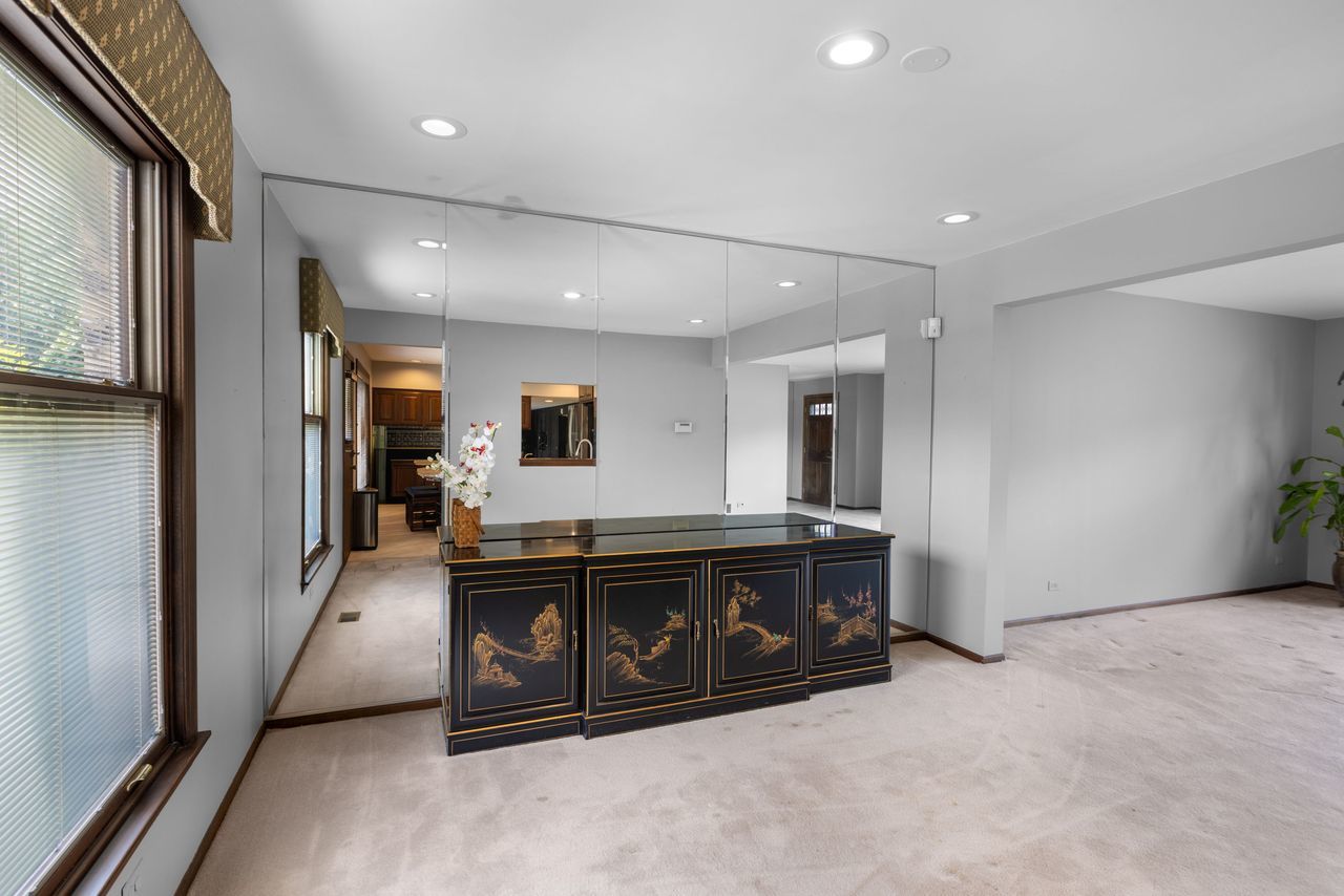 2621 Landwehr Road
