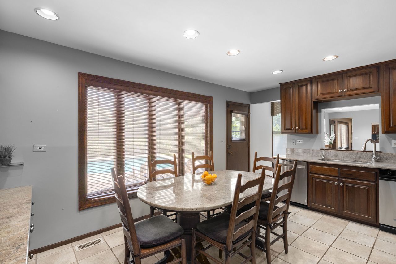 2621 Landwehr Road