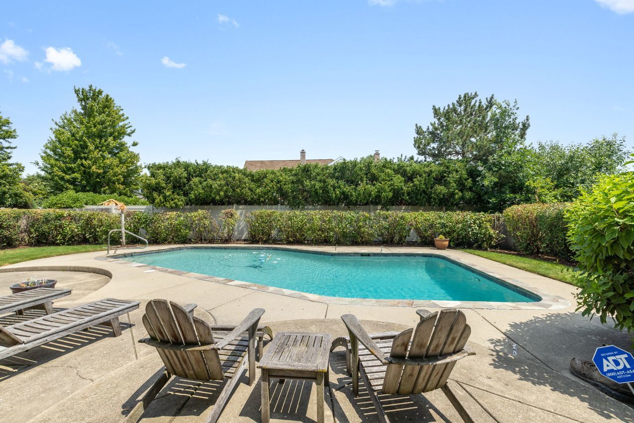 2621 Landwehr Road