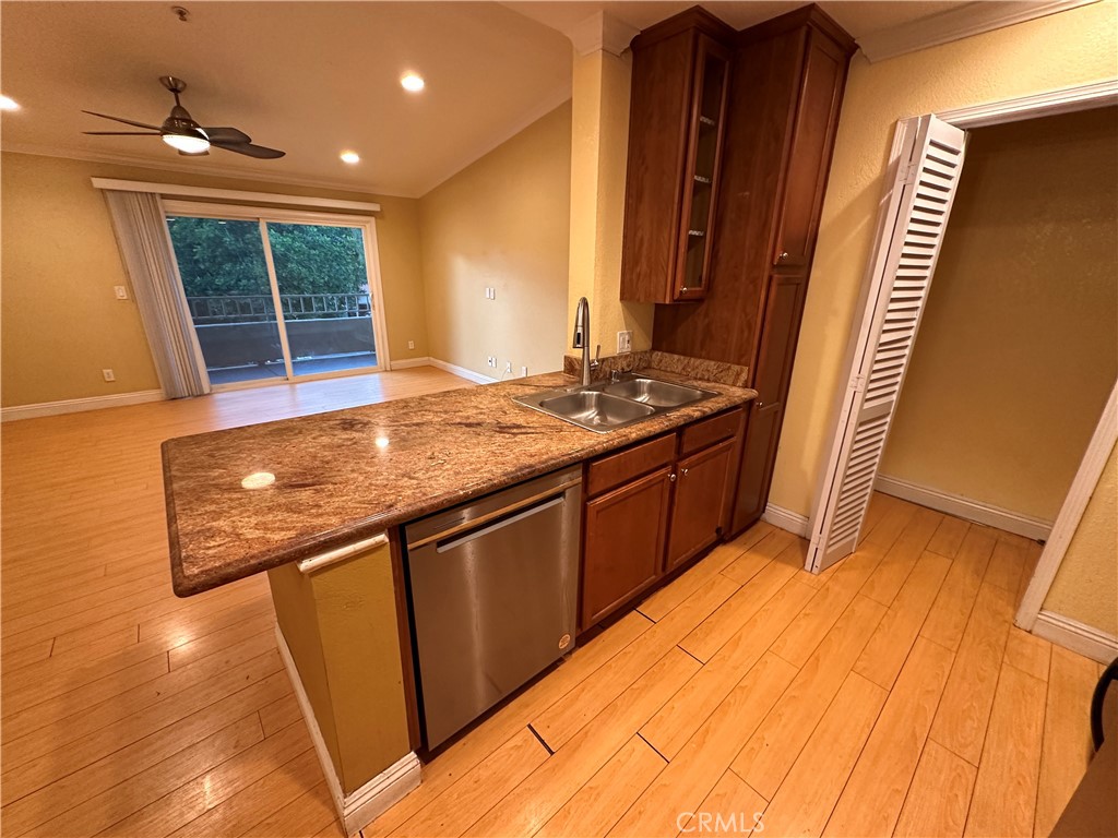 1005 Vista Del Cerro Drive 208