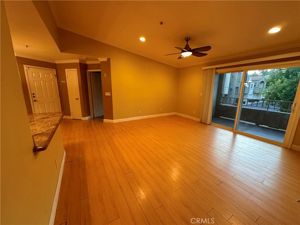 1005 Vista Del Cerro Drive 208