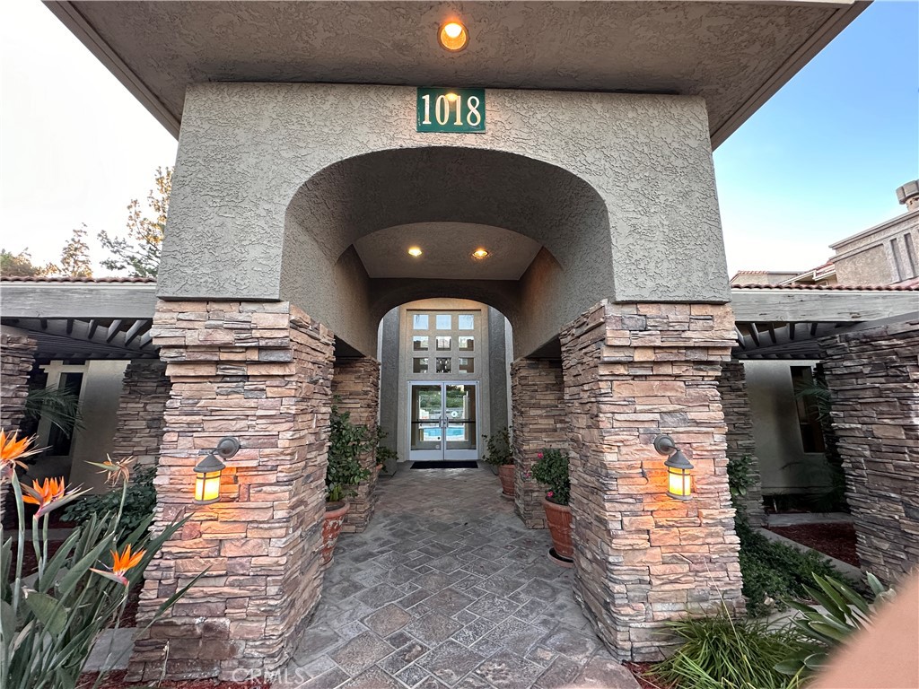 1005 Vista Del Cerro Drive 208