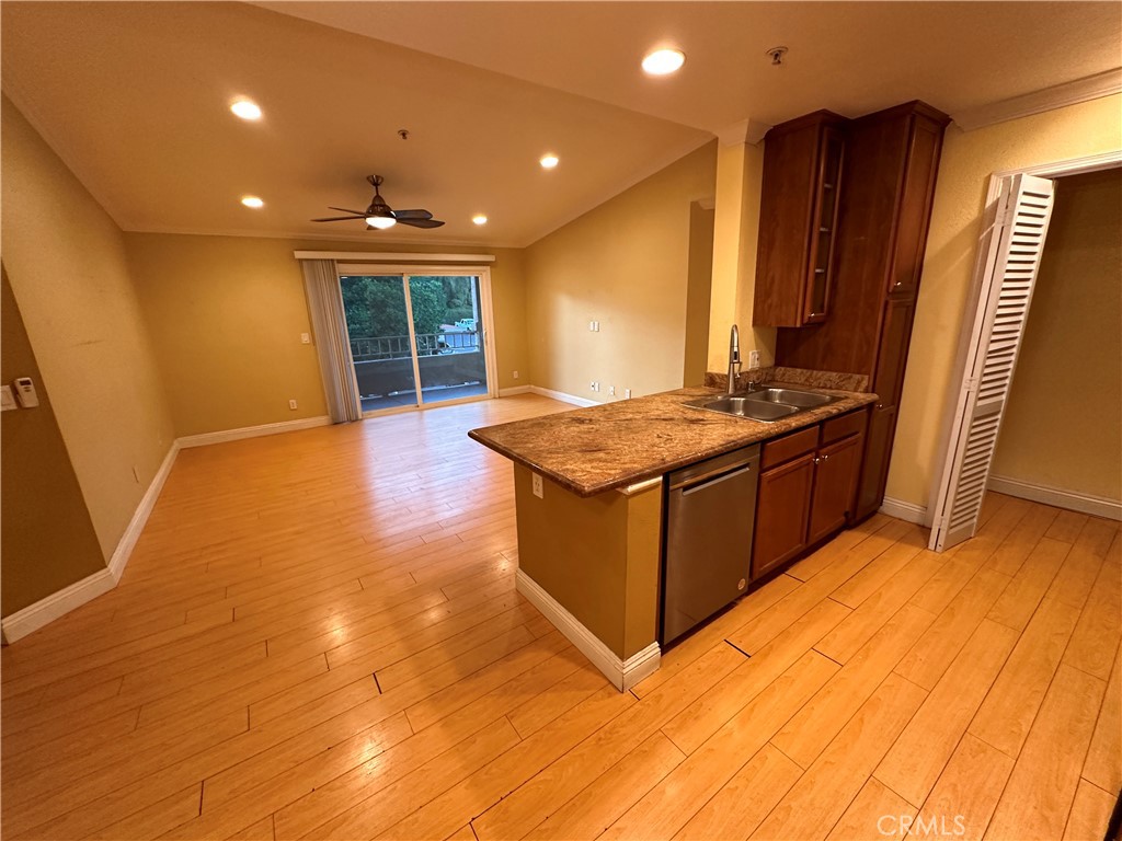 1005 Vista Del Cerro Drive 208