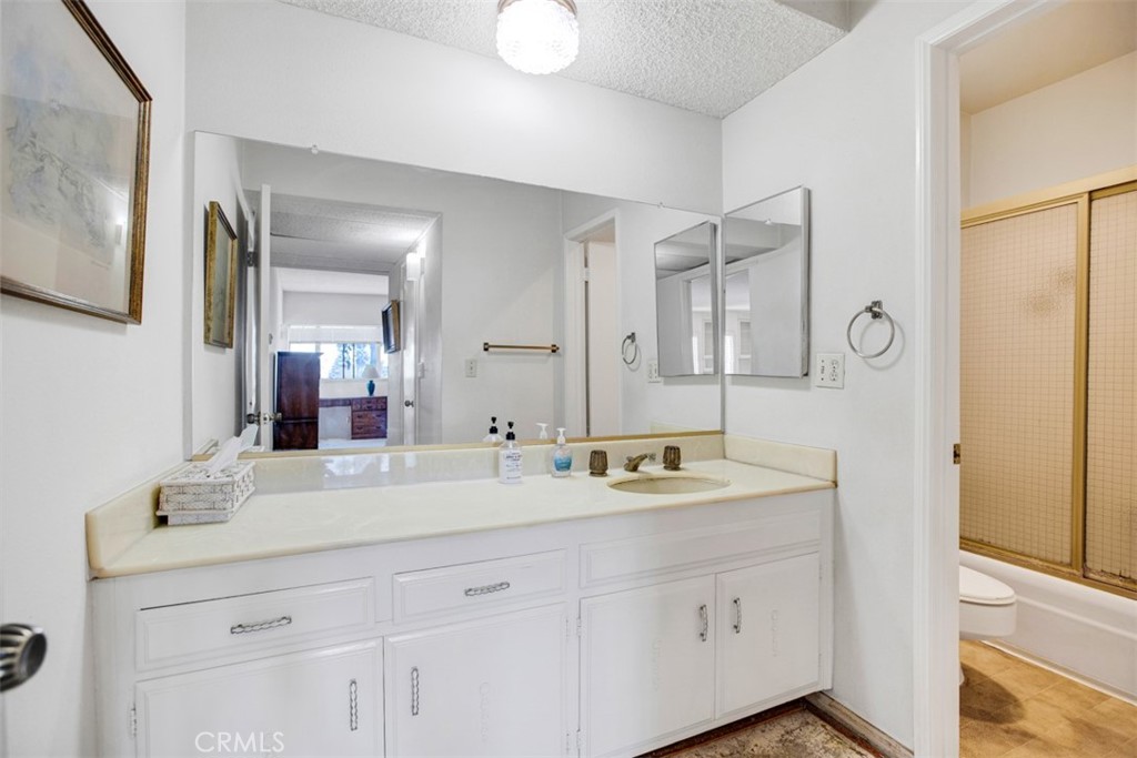 836 S Bundy Drive 408