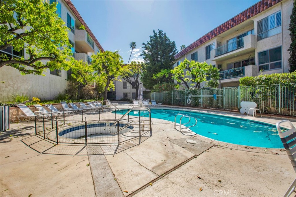 836 S Bundy Drive 408