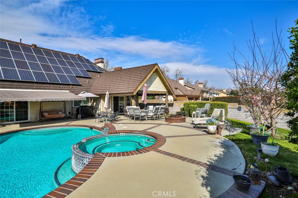 8025 Thoroughbred Street