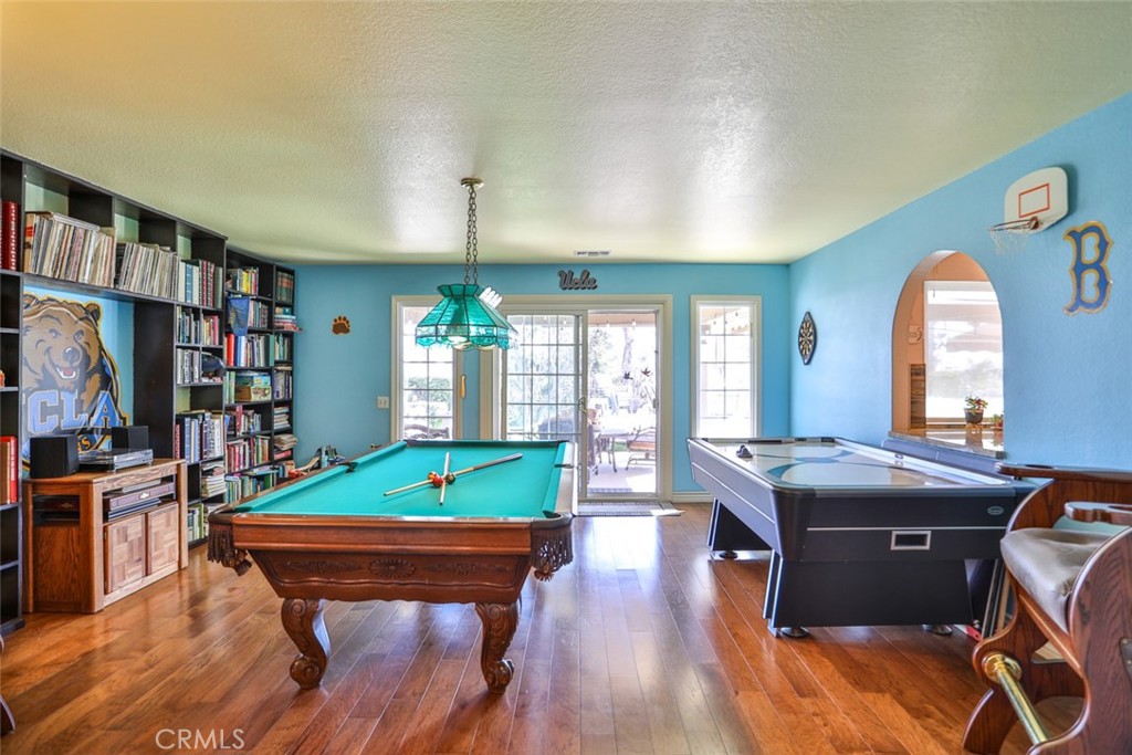 8025 Thoroughbred Street
