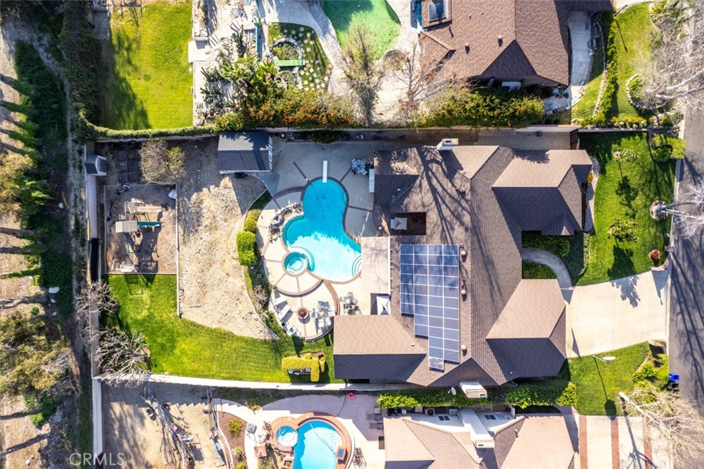 8025 Thoroughbred Street