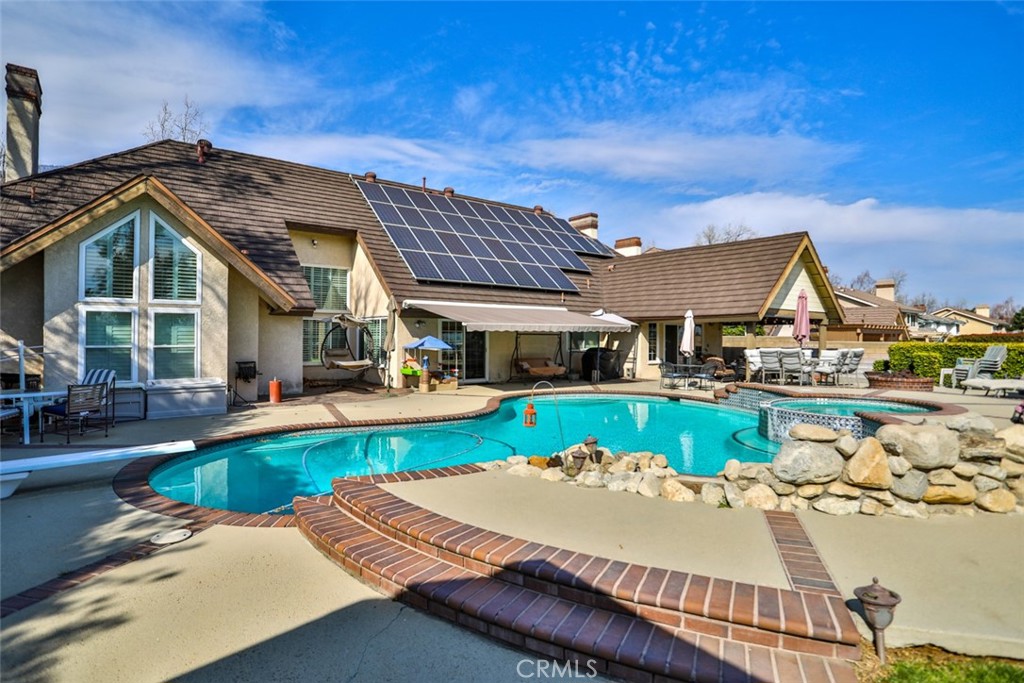 8025 Thoroughbred Street