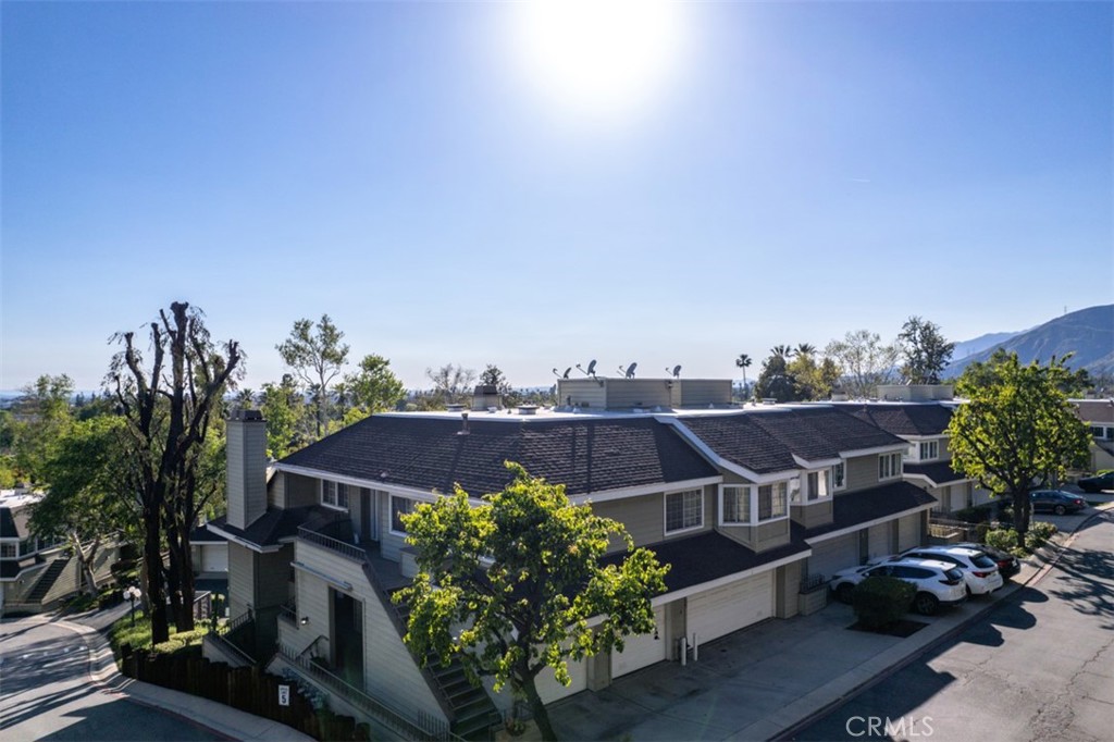 1071 Lakeview Terrace