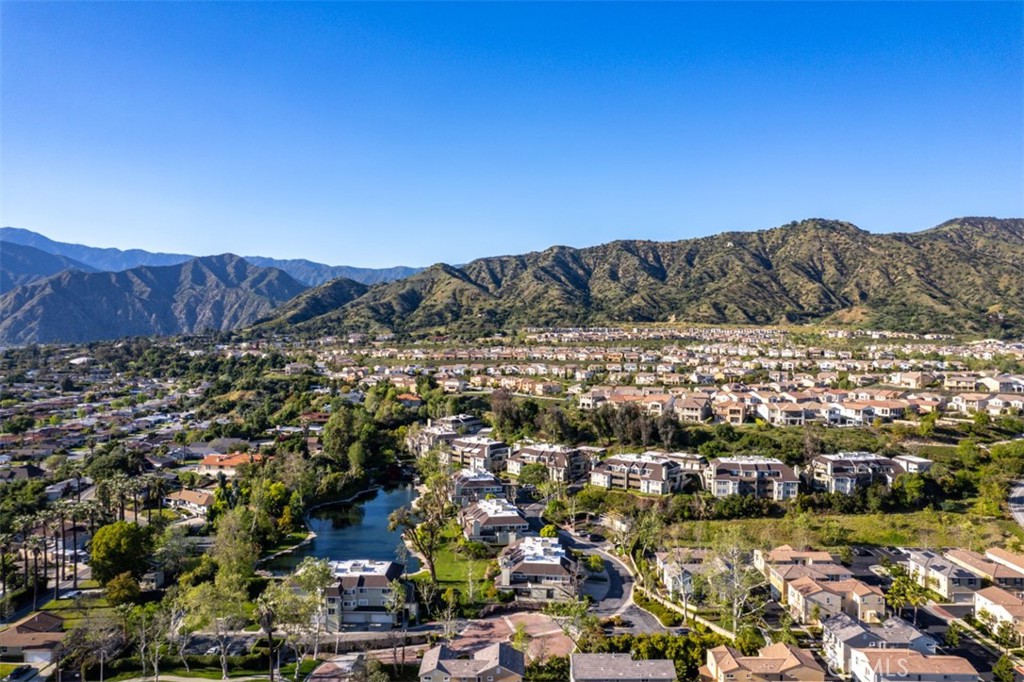 1071 Lakeview Terrace