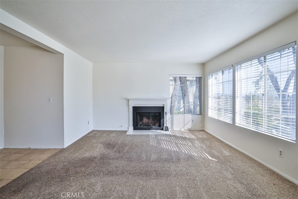 1071 Lakeview Terrace
