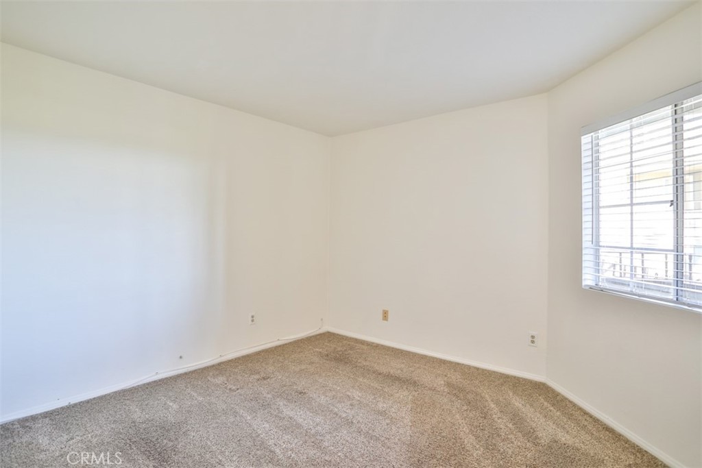 1071 Lakeview Terrace