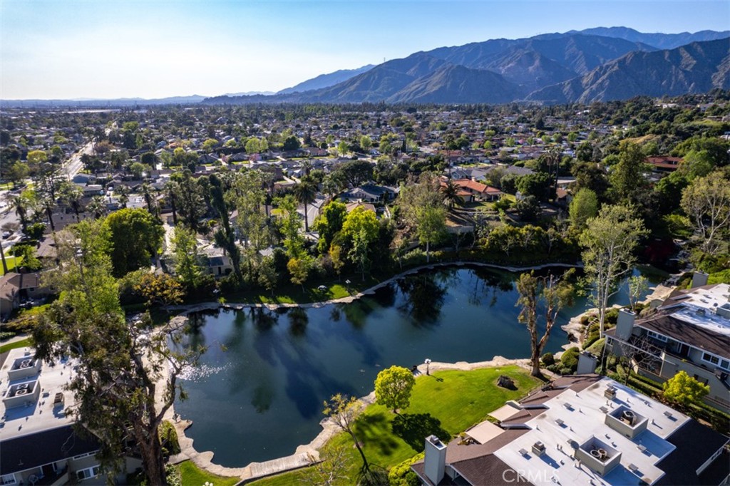 1071 Lakeview Terrace