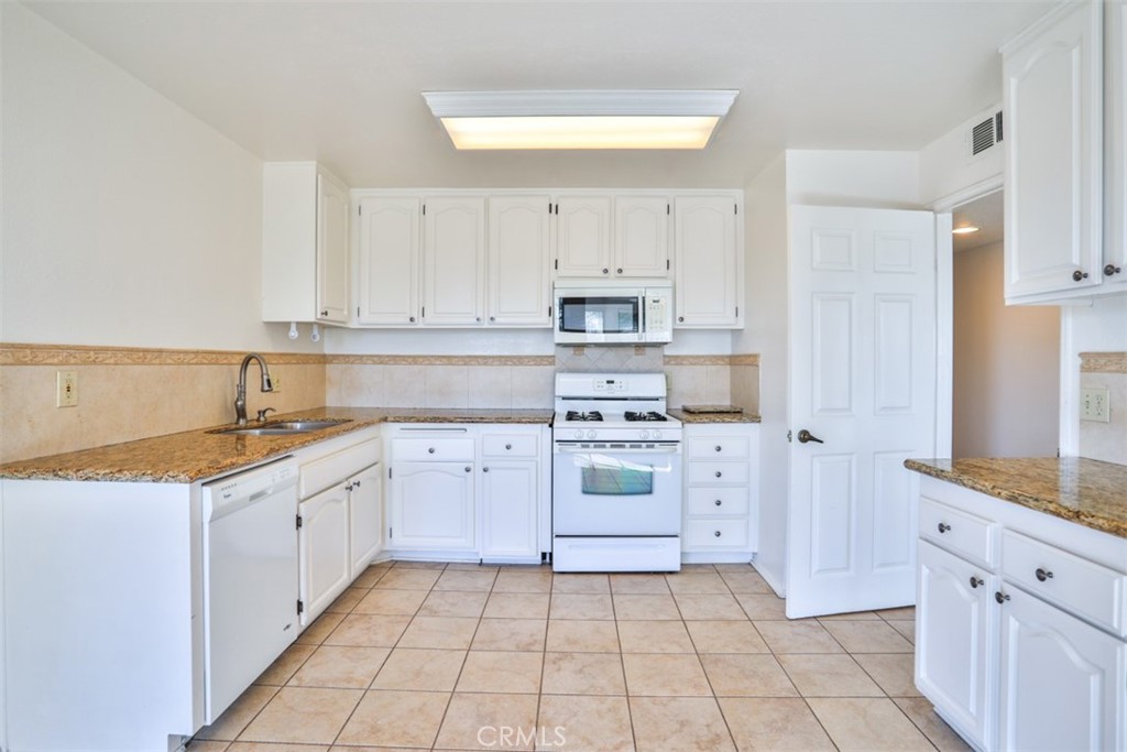 1071 Lakeview Terrace