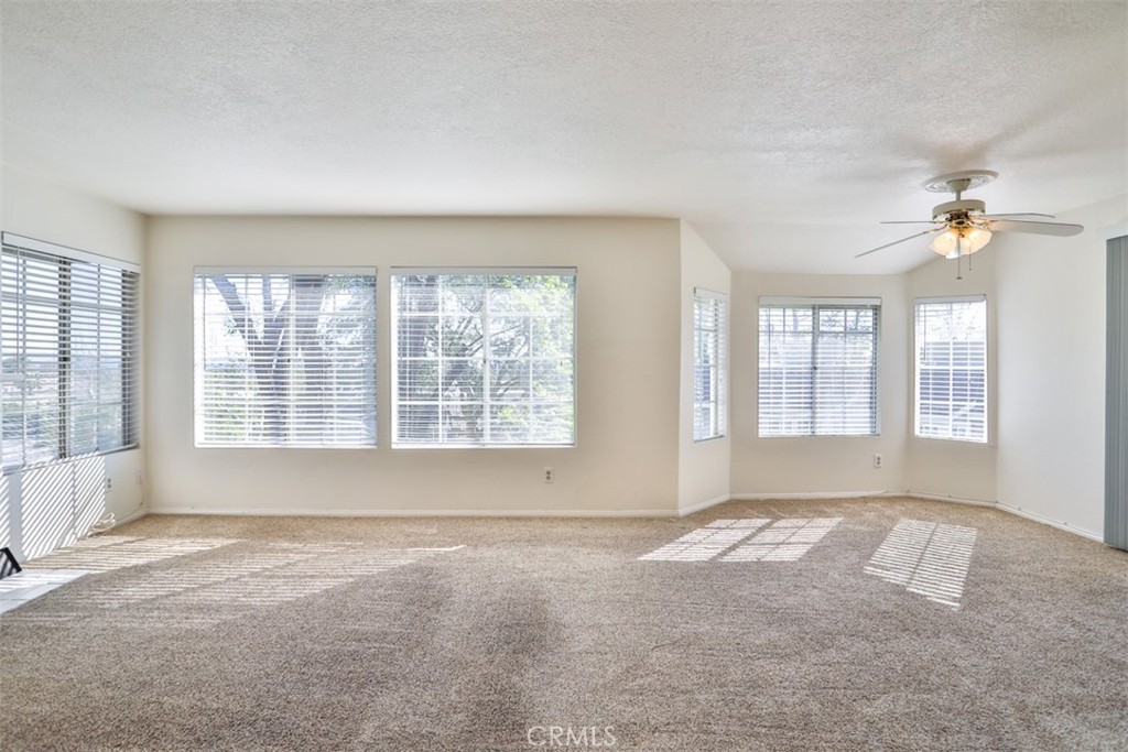 1071 Lakeview Terrace