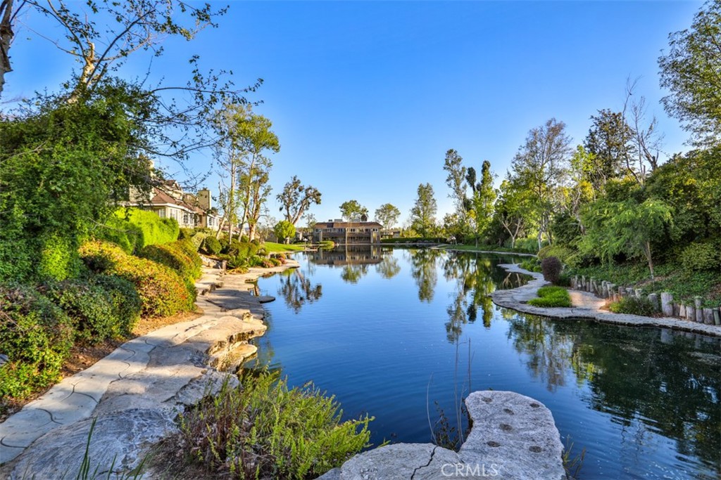 1071 Lakeview Terrace